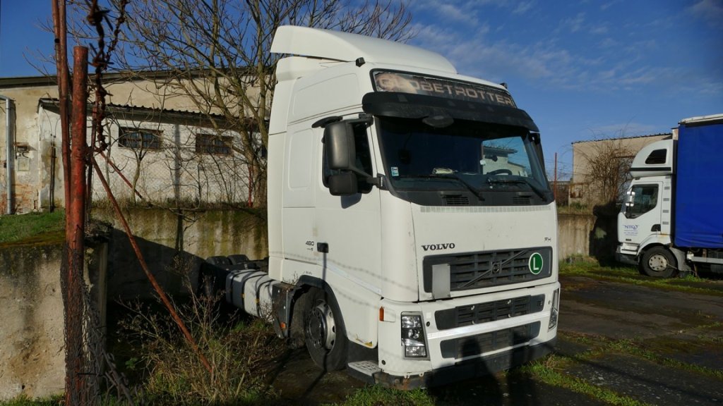 VOLVO FH 13.0 - Tahač návěsů (SK) - propadlo ČR/353KW
