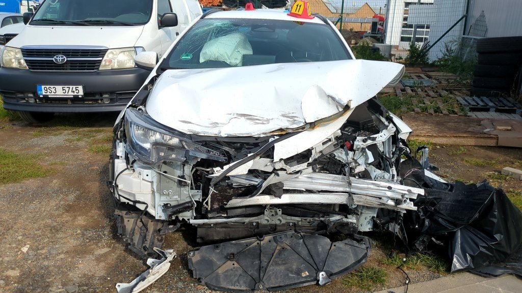 TOYOTA COROLLA Touring Sports